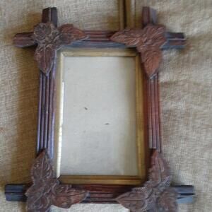 Vintage Tramp Art Wood Frame, hand carved wood corner Leaves, w/ glass